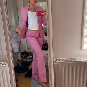 Rosa set - Jätte fint rosa set från Zara! Köpt många år sen men knappast använt! 