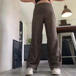 Kostymbyxor - Supersnygga kostymbyxor från gina tricot! Endast användt dessa en gång! 🤎🤎