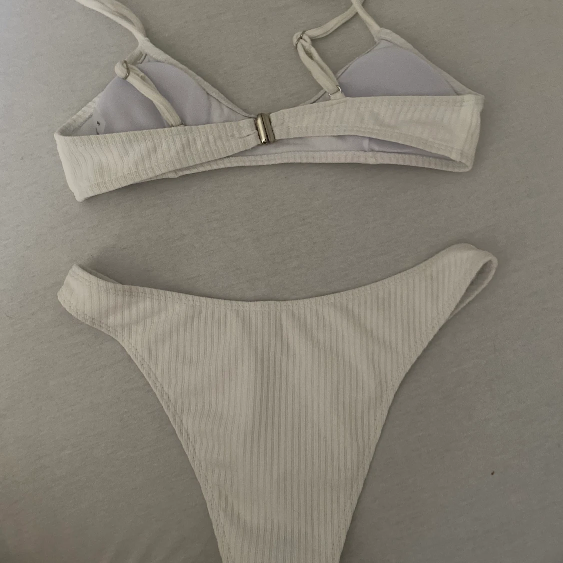 Vit bikini - 90