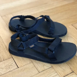 TEVA-sandaler  - Sandaler från TEVA, oanvända - endast testade. Storlek 40. Köpta på Asos förra sensommaren (kommer i originallådan)