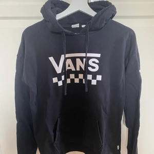 Vans hoodie - Vans hoodie, väl använd men i bra skick. Köparen står för frakt.