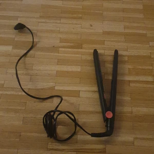 Plattång  - Remington plattång den är jättebra den är använd 2 gånger