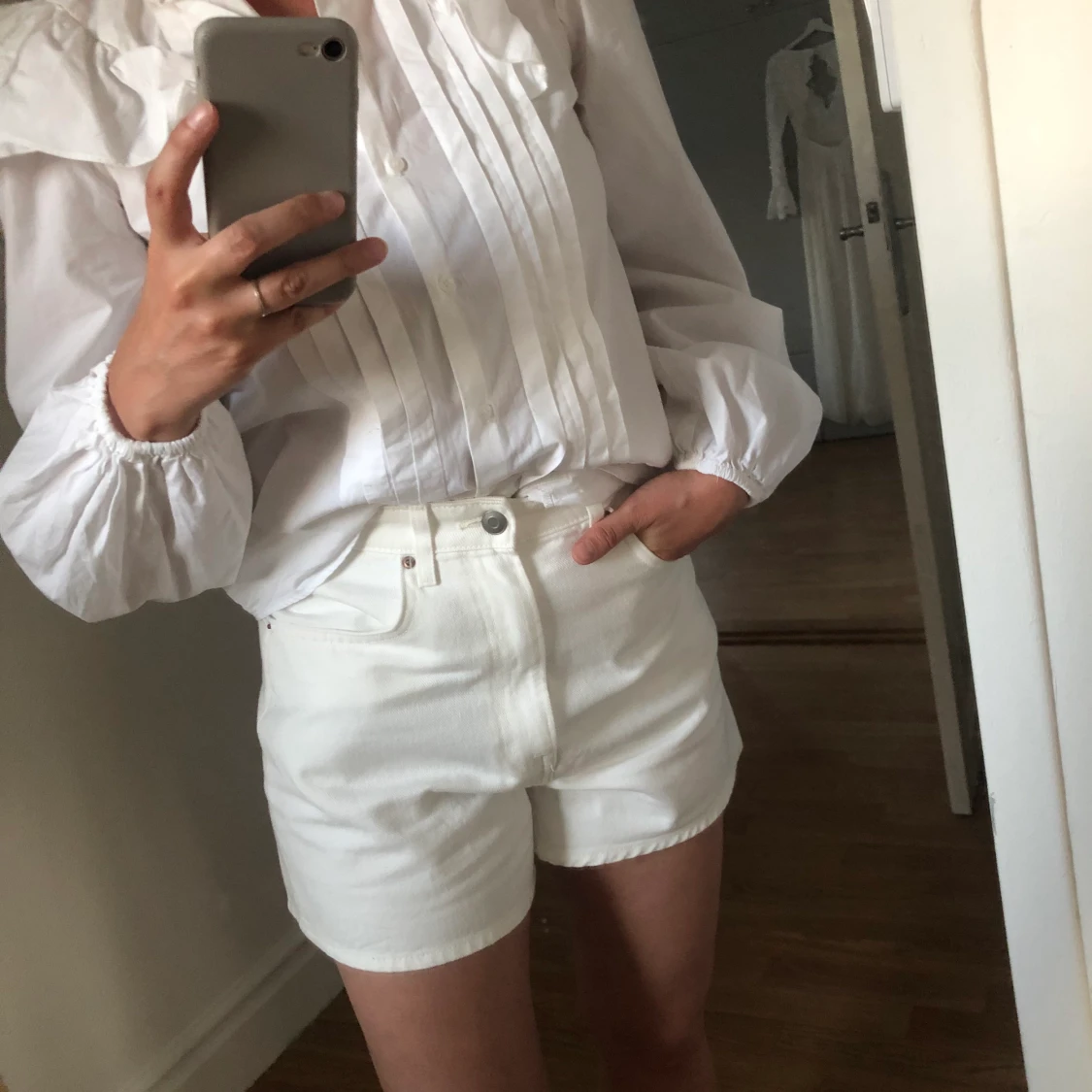 Zara blus med volang