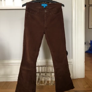 Mih Jeans - Jättesöta Manchesterjeans i storlek 25 från Mih Jeans. Bra skick! Skriv för mer bilder och info!❤️