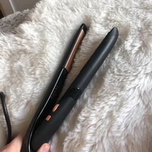 Plattång  - Superbra plattång som man kan både platta och locka fina lockar med💞 köparen står för frakten! 