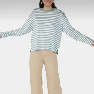 randig tröja - super nice randig tröja från monki, knapp någonsin använd! 