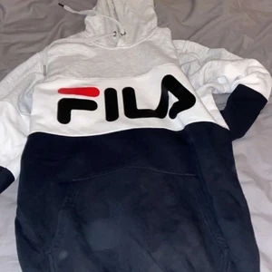 Fila  - Fila hoodie, storlek s , använd ett par gånger 