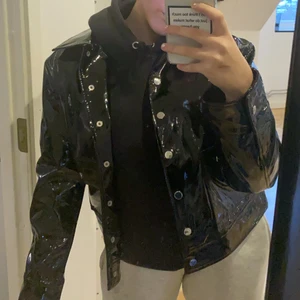 Jacka från Gina - Helt oanvänd, i storlek 38. Pris går att diskutera, 