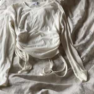 Topp  - Vit topp från chiquelle storlek xs aldrig använt 