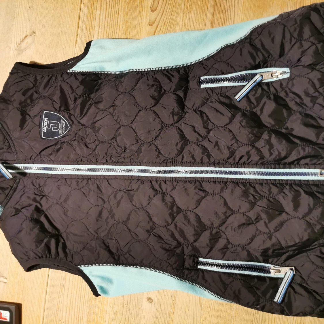 Jättefin Jackson väst ! 