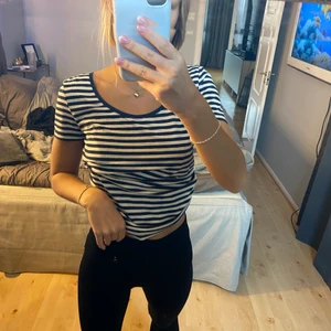 Randig tröja - Randig t-shirt. Bra skick. Köparen står för frakten, kram 💓