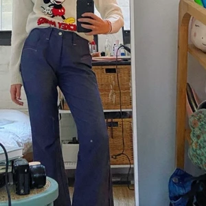 Vintage flare jeans - Säljer ett par superfina kick flare jeans som jag köpt på plick, tyvärr var dom lite för stora för mig.. skulle säga att dom är 36! 