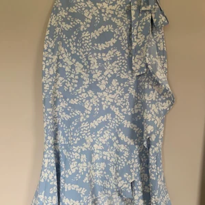 Blå kjol - Mycket fin kjol i nyskick!