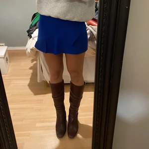 Blå byxkjol - Blå byxkjol från zara i storlek xs🌸