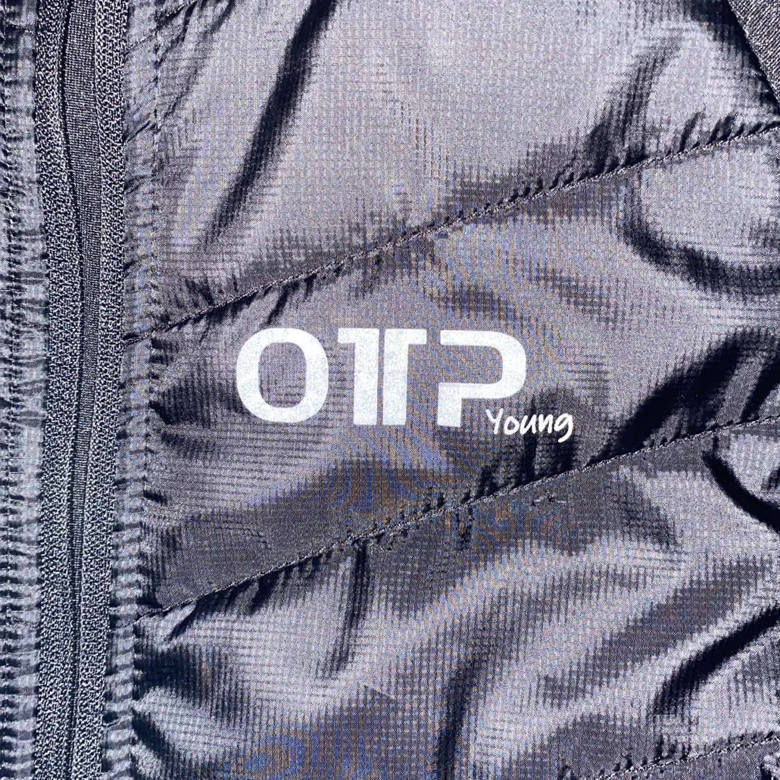 Svart vind/sport jacka  - 91