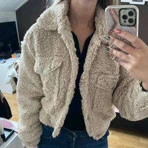 Ny jacka  - Aldrig använd, köparen betalar för frakten 