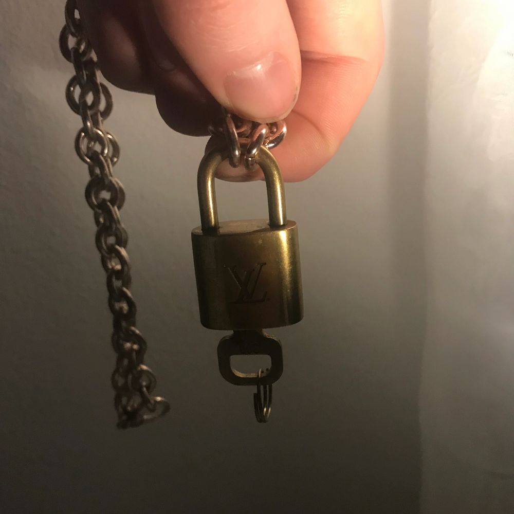 Lv lås - Louis Vuitton | Plick Second Hand