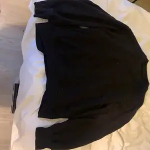 En svart sweatshirt från lager 157