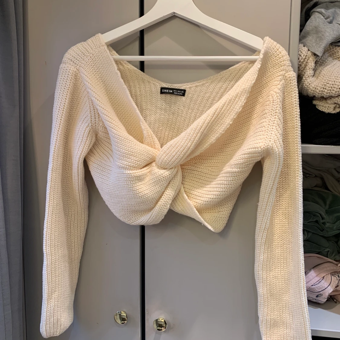 Beige stickad tröja  - 90