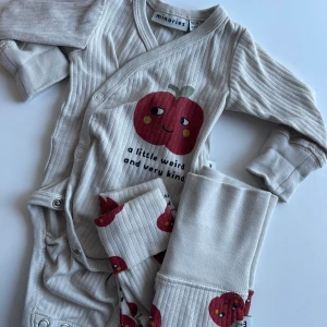 Baby set  - Ett set endast använt 1 gång! Storlek 56 från Kappahl 