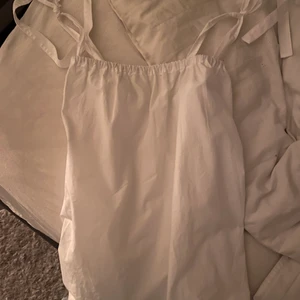 Linne - så fint, näst intill oanvänt 💕 150 plus frakt 66kr 