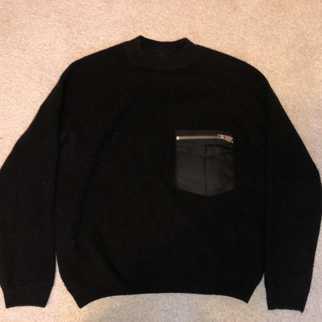 Peak performance stickad