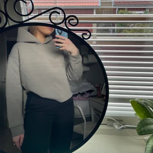 Hoodie  - Grå hoodie i super skönt material som andas!