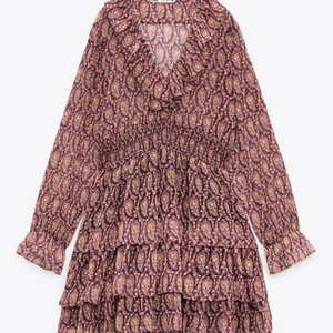 UTSÅLD ZARA KLÄNNING - Helt ny slutsåld zara klänning i storlek M❤️❤️