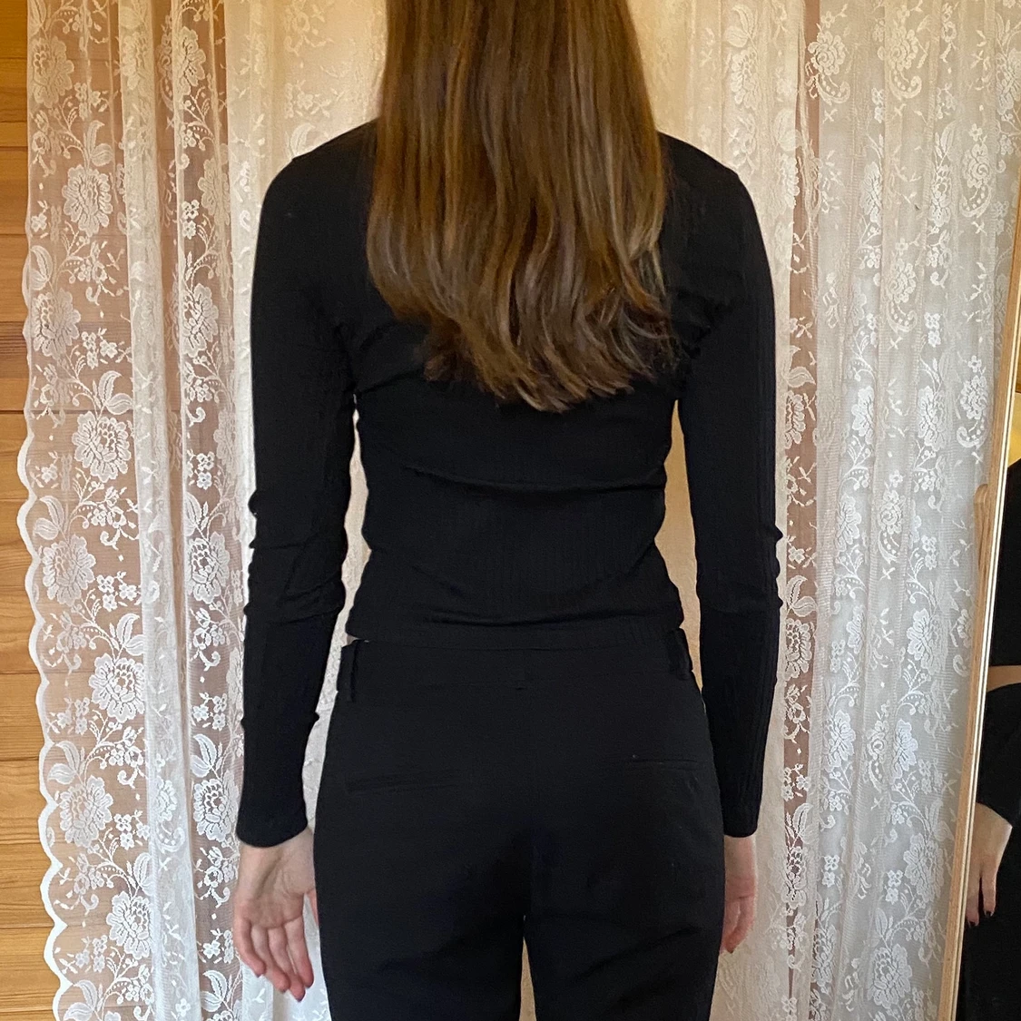 Svart ribbad polotröja - 90