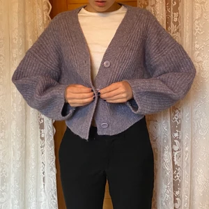 Lila kofta 🌈 - Söt lila kofta från Weekday i storlek S och mycket bra skick 🌸💓