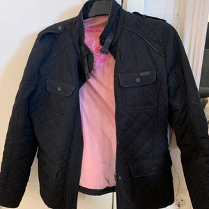 Vårjacka från ROCKANDBLUE - Jag säljer min jättefina vårjacka som är i ett mycket gott skick! 