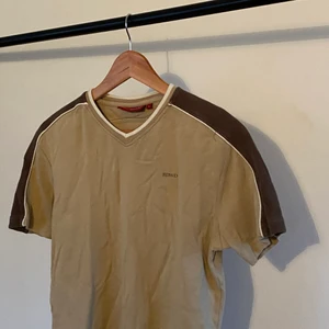 Tshirt vintage - Vintage T-shirt mycket bra skick.  Vid köp av produkt: 1. Skicka meddelande med: - Namn - Adress och postnummer - Tel och mail 2. Swisha  3. Paketet postas till dig!