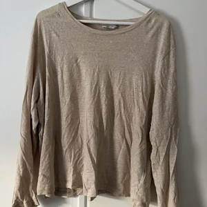 Tröja i 100% linne, strl 2XL - En superskön och fin linnetröja i 100% linne. Strl 2XL. I fint skick. 