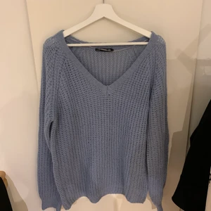 Stickad tröja - Storlek L. 80kr