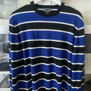 Tröja - Randig wool blended tröja från hm. Storlek L men passar absolut mindre. Sjukt najs. 