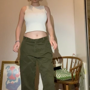 Byxor - Herrbyxor från Filippa K i 100% bommul! Säljer pga stora på mig! Bra om man gillar baggy annars är det M i herrstorlek☺️☺️