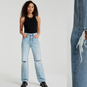 90s jeans ginatricot - ljusblå 90s petite high waist jeans från ginatricot, dom är endast testade!! säljer pga att dom aldrig kommit till användning. skriv privat för frågor eller fler bilder!! ❤️