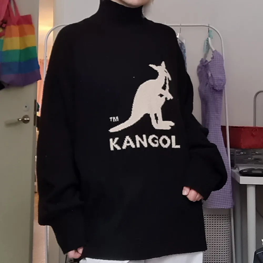 Nästan helt oanvänd kangol tröja. 100kr + 66kr frakt. Tröjor & Koftor.