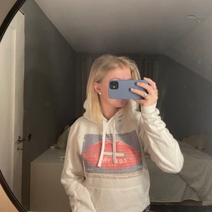 Thecoolelephant hoodie - Säljer min ”thecoolelephant hoodie” i storlek S. Får ingen användning för den längre. Fortfarande bra kvalite. Köp för 250kr inkl frakt