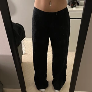 Linne byxor - Snygga baggy linnebyxor. Har tyvärr inte kommit till användning. Är i storlek 40. Skriv för fler bilder<3