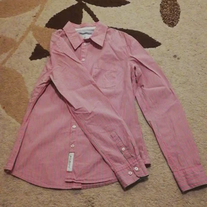 Rosa skotta från hm - Storlek 38. Om man vill ha leverans, 50 kr. 