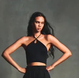 Zara - Säljer denna toppen från zara🥰🥰⚡️⚡️ Bfu, egna bilder fixas vid intresse💗⭐️⭐️