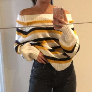 Gina tricot topp, s - Nyskick. Super skön. Köparen står för frakt.