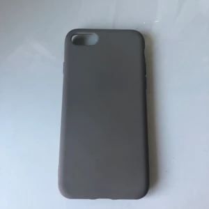 Telefon skal  - Mobilskal från SHEIN har köpt den för 9kr, den har använt några gånger, väldig bra skick. 