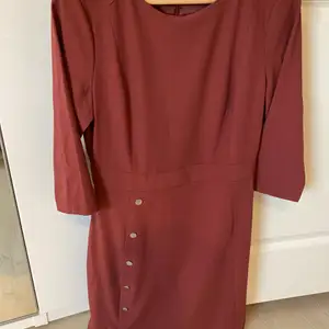 Helt ny klänning använd endast 1 gång jätte fin från MQ