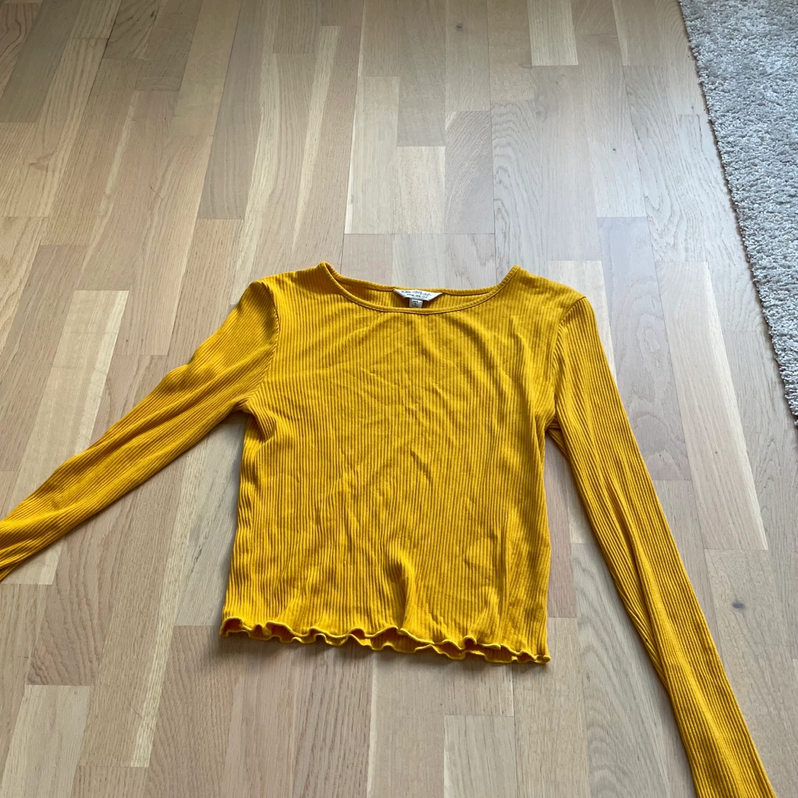 Senapsgul långärmat topp