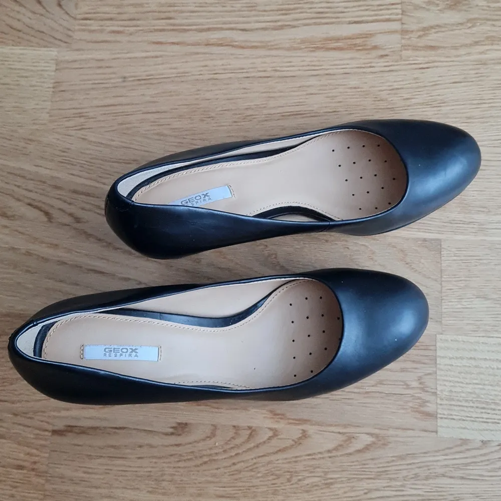 classic and comfortable pumps from Geox. In perfect condition . Skor.