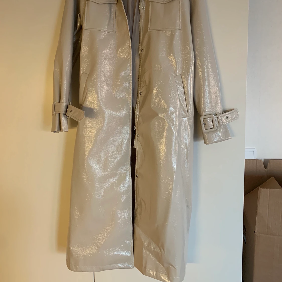 Beige trenchcoat - 90