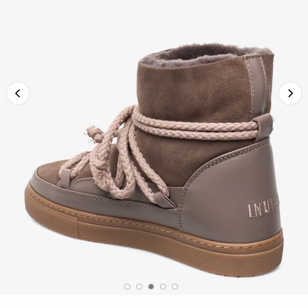 Intressekoll på mina superfina populära inuikii skor. Perfekta för vintern och dom är i superbra skick. Köptes i vintras och väldigt varsamt använda. (Säljer endast vid bra bud)❤️. Skor.