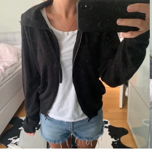 Super snygg ziphpodie - Snygg svart ziphoodie från h&m, sparsamt använd.